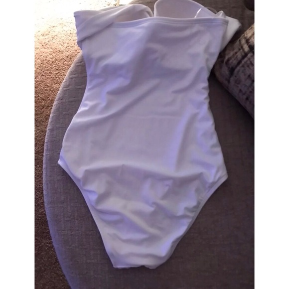 🖤SOLD🖤Victoria’s Secret white one piece swimsuit - Picture 3 of 4